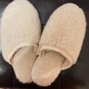 Fluffy scuff indoor slippers for women | secret treasures | SIZE 7 |Cream or Tan